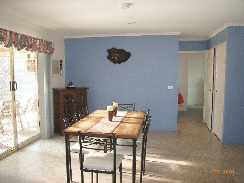 4 Dirru Court, Lavington NSW 2641