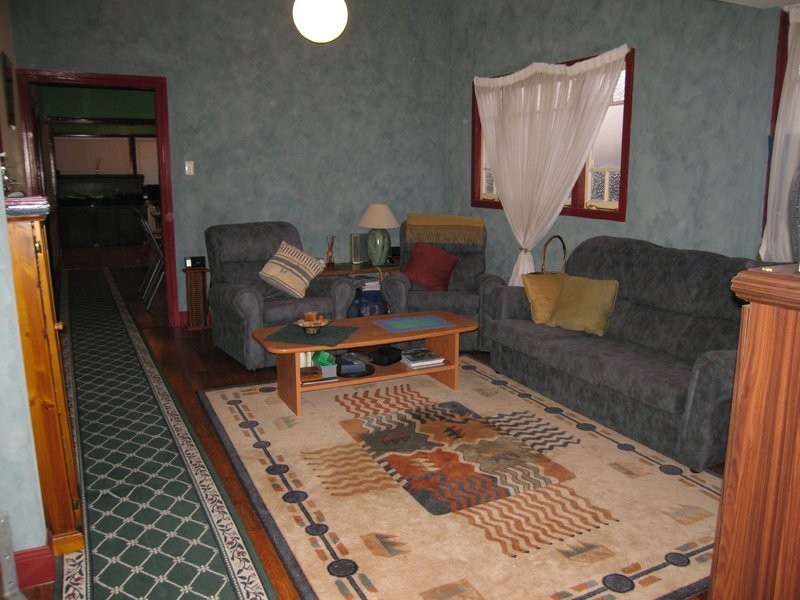 8 Cross Street, Mitchelton QLD 4053