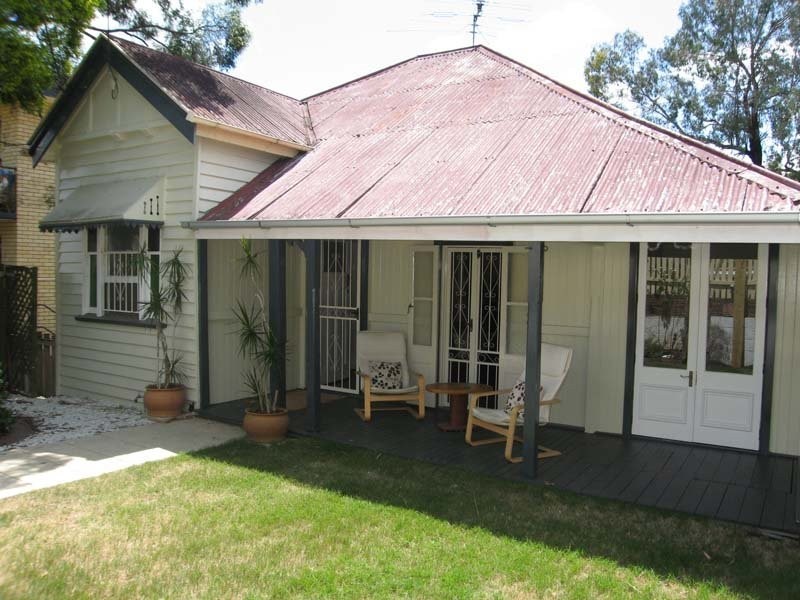 21 Ward Street, Newmarket QLD 4051