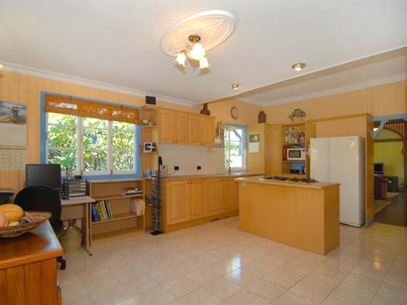 9 Crawford Avenue, Stafford QLD 4053