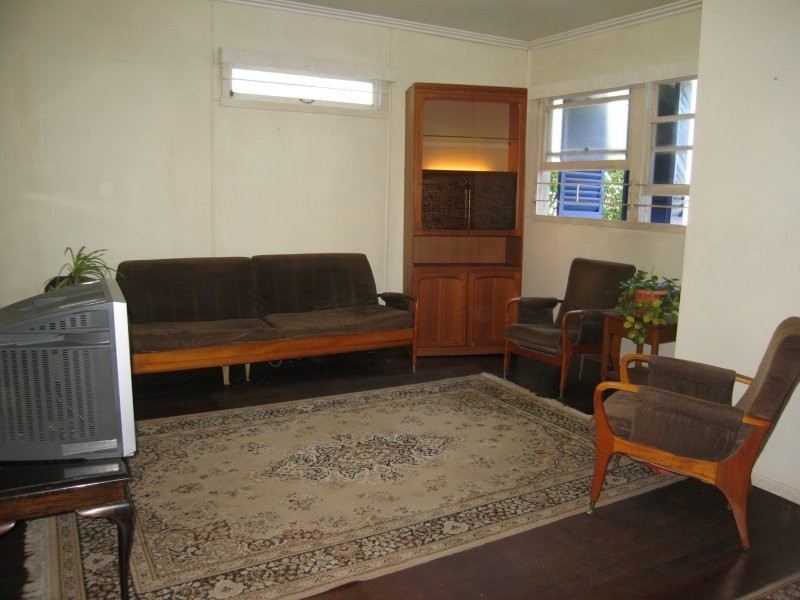 19 Baynes Street, Highgate Hill QLD 4101