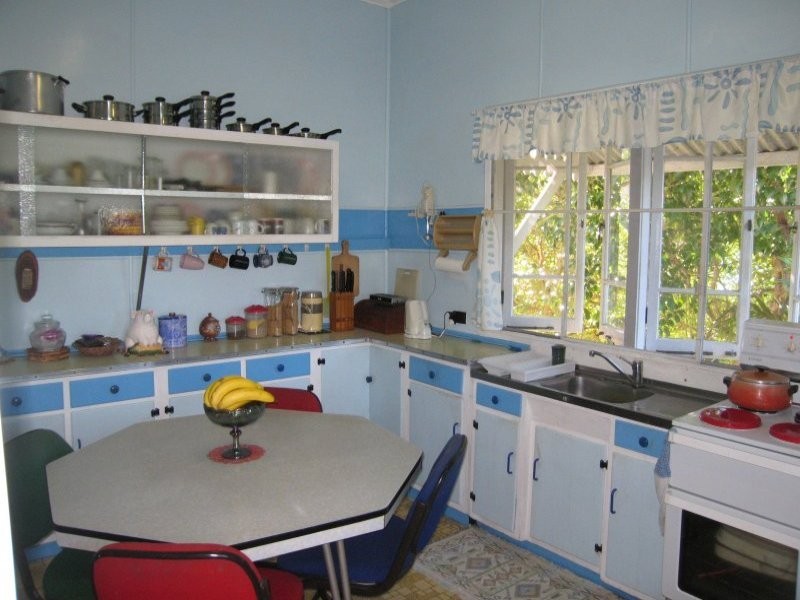 8 Clegg Parade, Newmarket QLD 4051