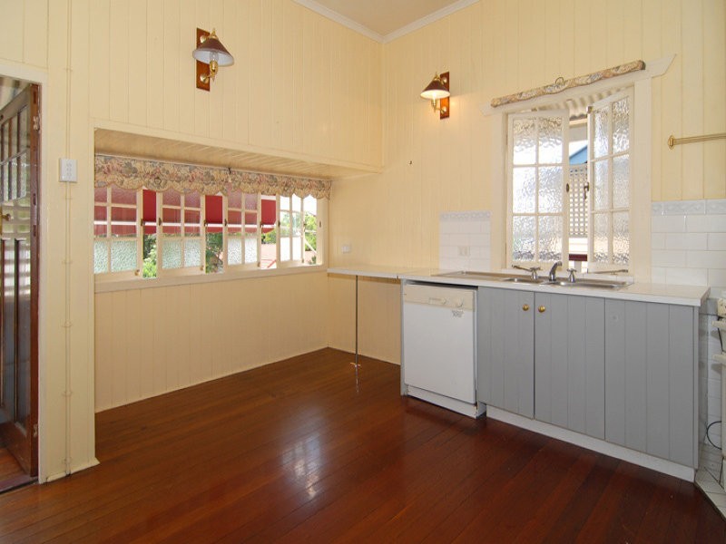 16 Parker Street, Newmarket QLD 4051