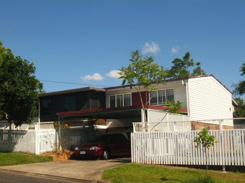 2 Aldwych Street, Stafford Heights QLD 4053