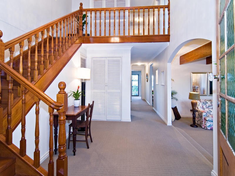 1115 South Pine Road, Arana Hills QLD 4054