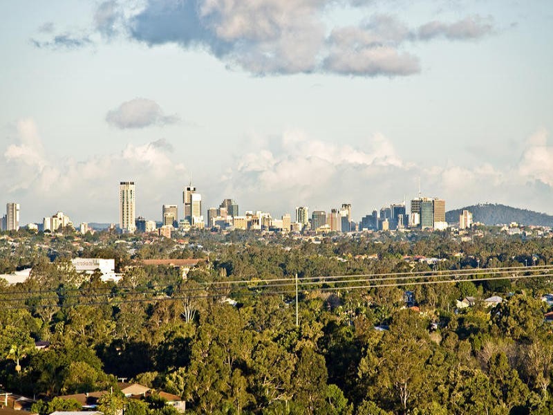 1115 South Pine Road, Arana Hills QLD 4054