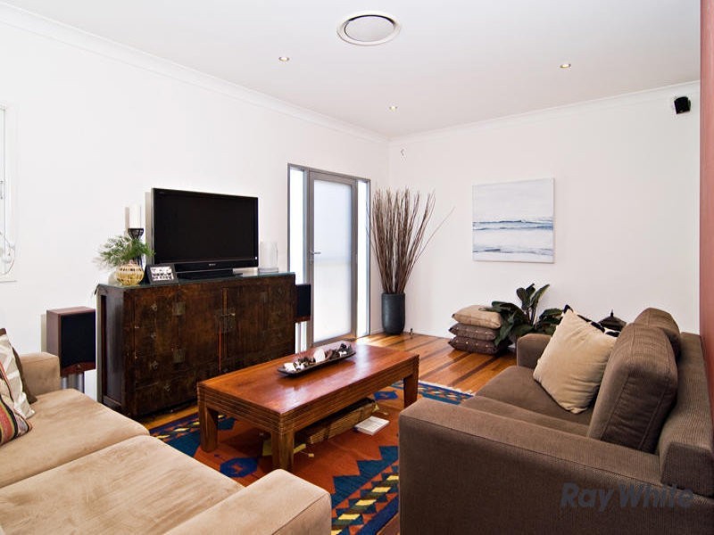 22 Royal Parade, Alderley QLD 4051