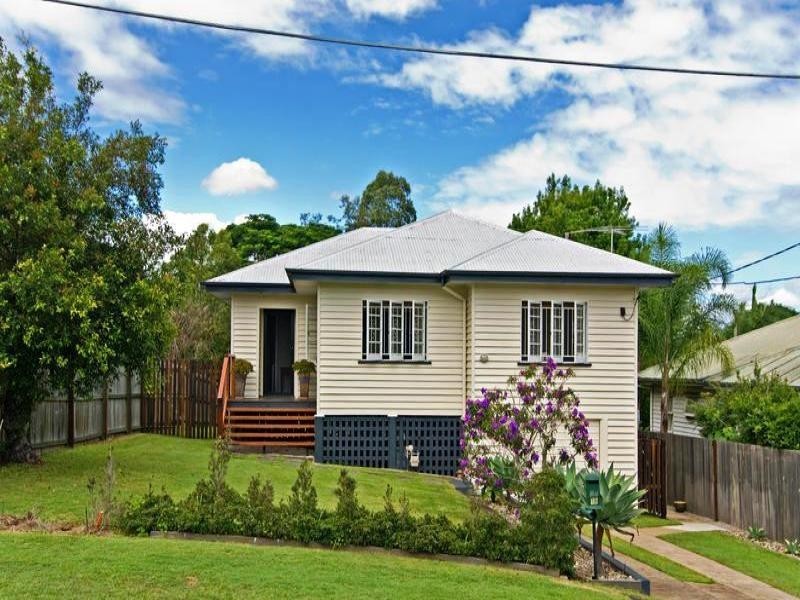 16 Rhodes Street, Stafford QLD 4053