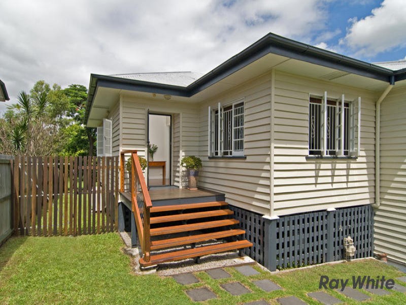 16 Rhodes Street, Stafford QLD 4053