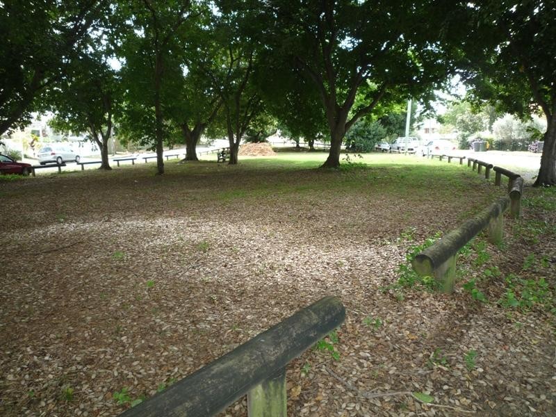 1 Lanham Crescent, Newmarket QLD 4051