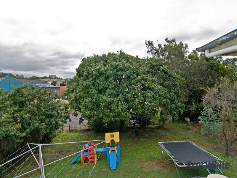 9 Rhodes Street, Stafford QLD 4053