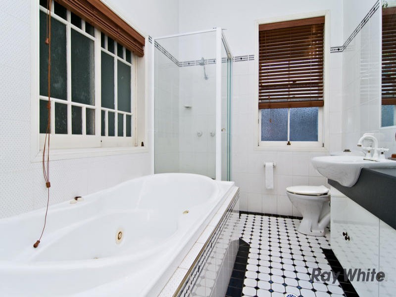 6 Gosman Street, Newmarket QLD 4051