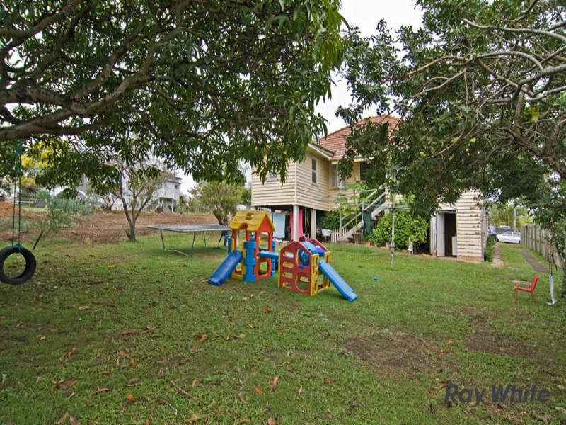 9 Rhodes Street, Stafford QLD 4053