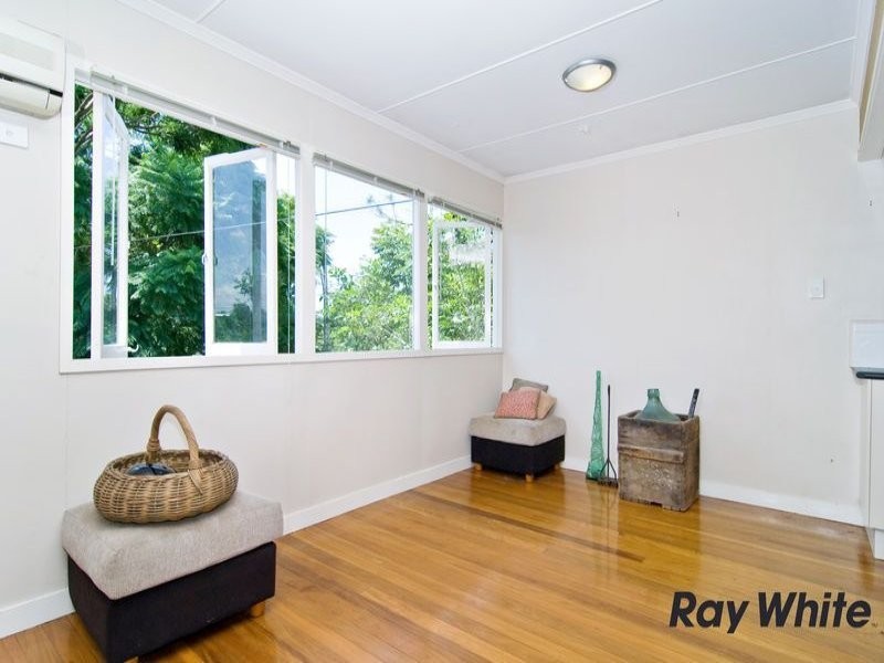 6 Mendel Street, Stafford Heights QLD 4053