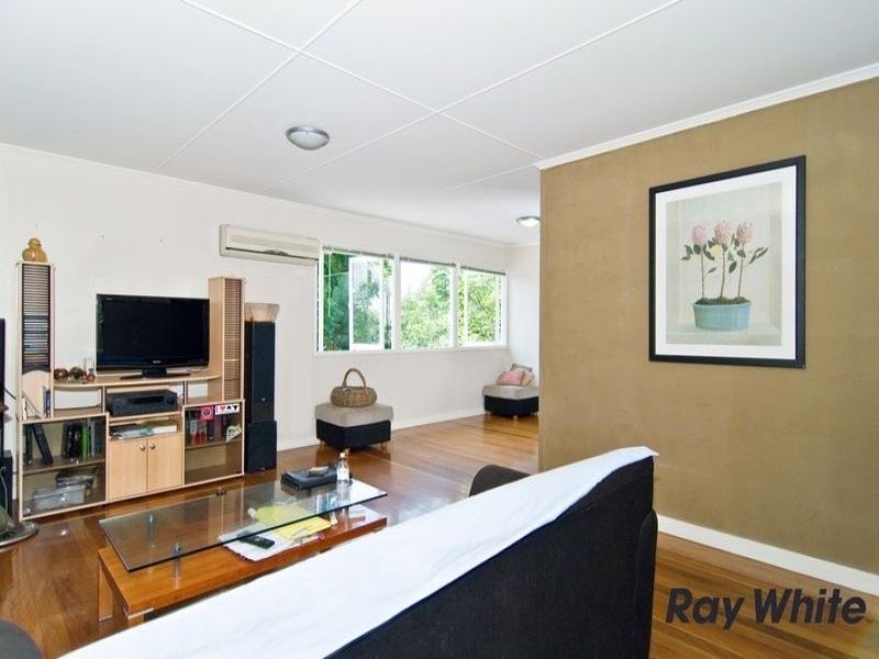 6 Mendel Street, Stafford Heights QLD 4053