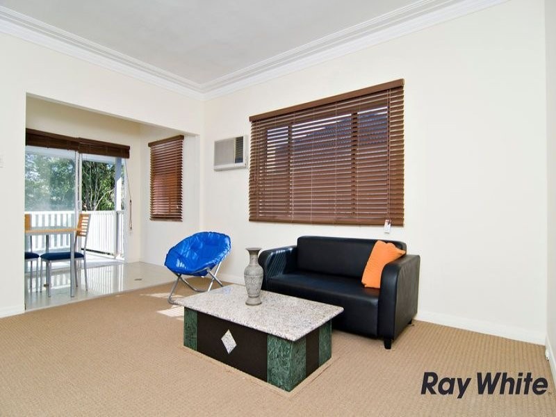 10 Kanangra Street, Stafford QLD 4053