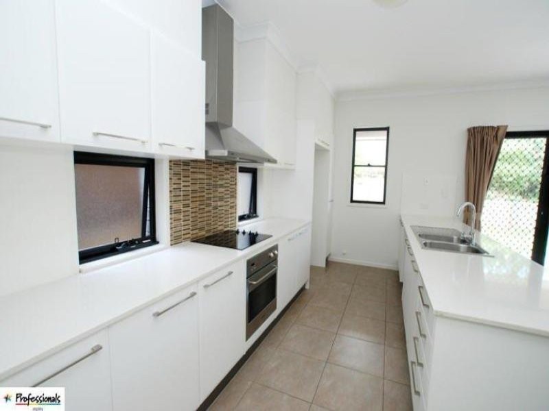 15 Tathra Street, Stafford QLD 4053