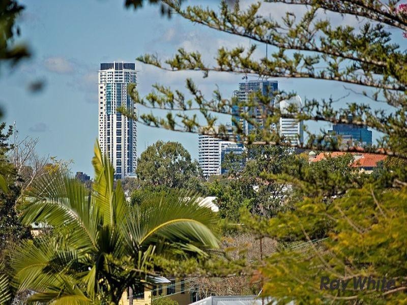 10 Gosman Street, Newmarket QLD 4051