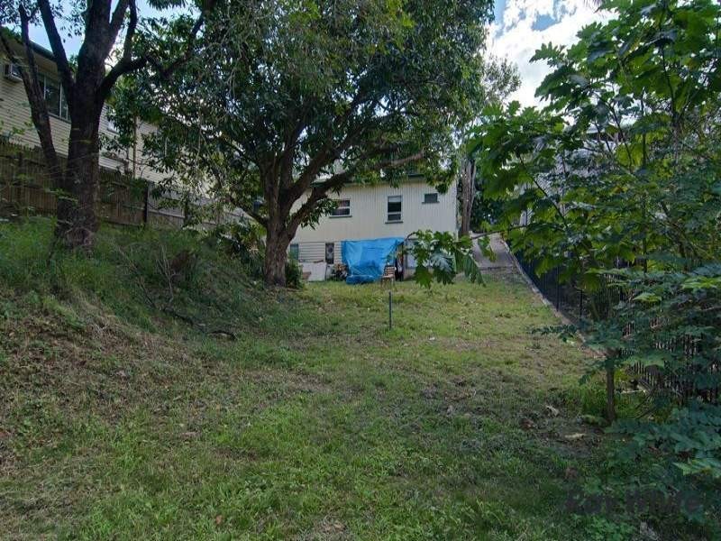 10 Gosman Street, Newmarket QLD 4051