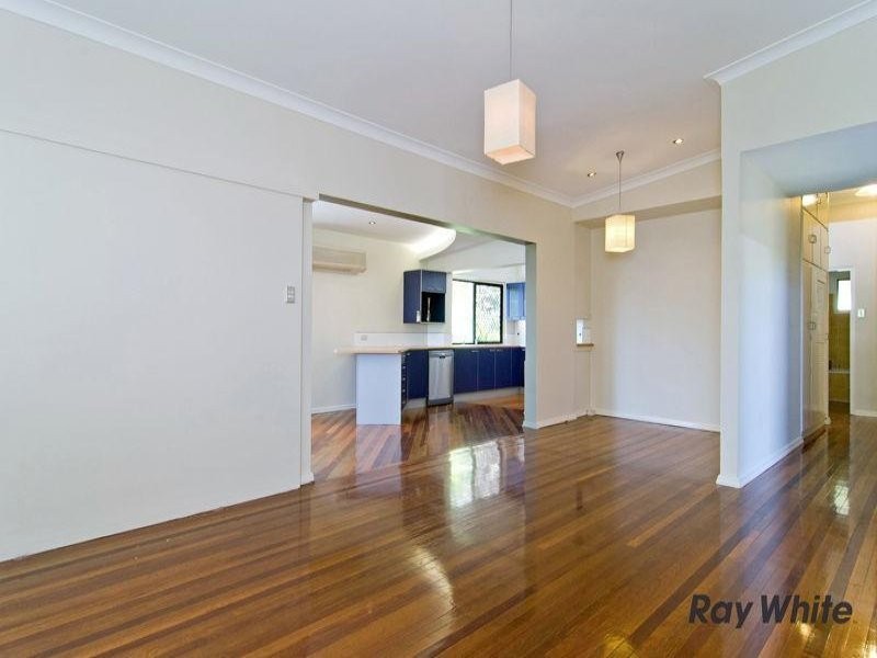 48 Kumbari Crescent, Mitchelton QLD 4053