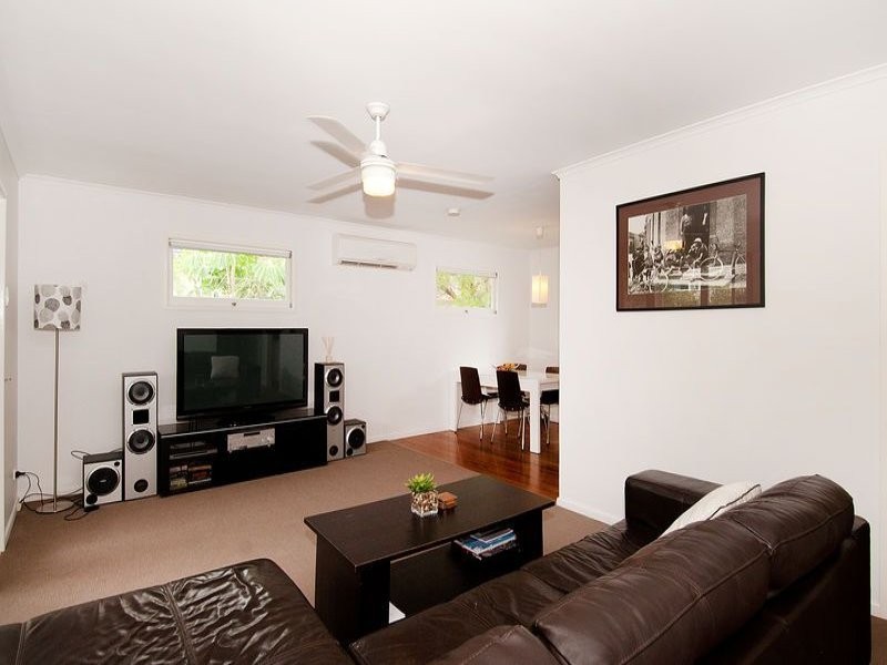 105 Mawson Street, Stafford Heights QLD 4053