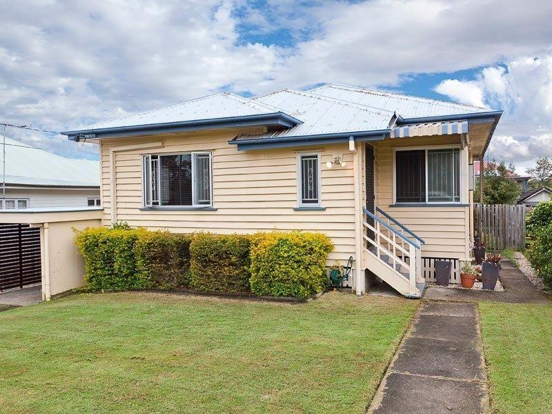 31 Bega Street, Grange QLD 4051