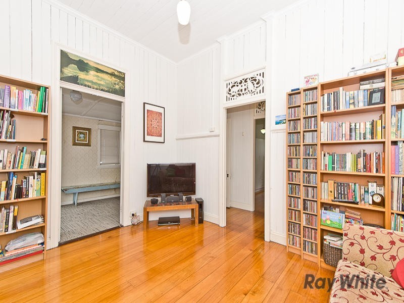 13 Cox Road, Windsor QLD 4030