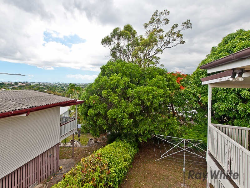 53 Pangeza Street, Stafford Heights QLD 4053