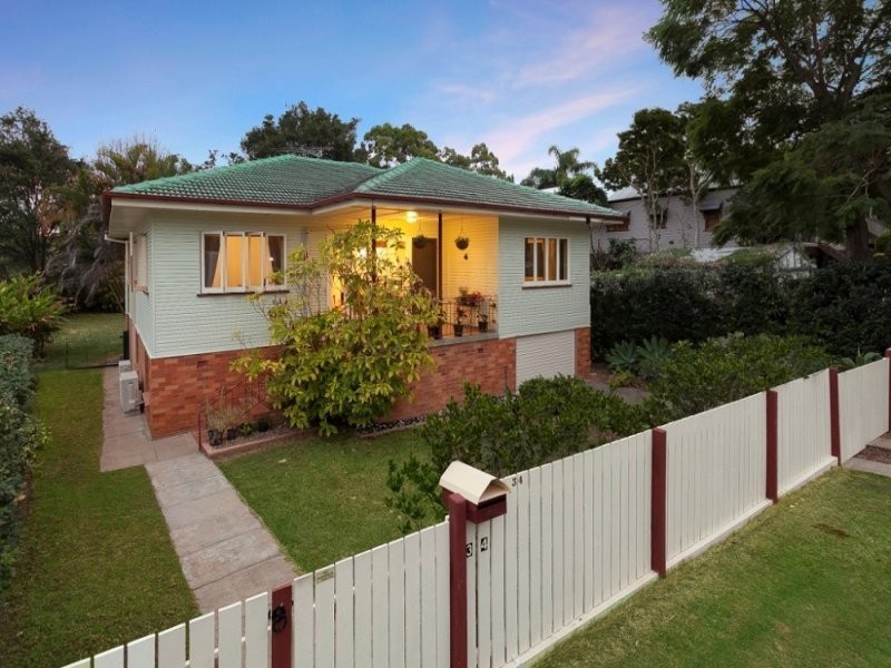 34 Willmington Street, Newmarket QLD 4051