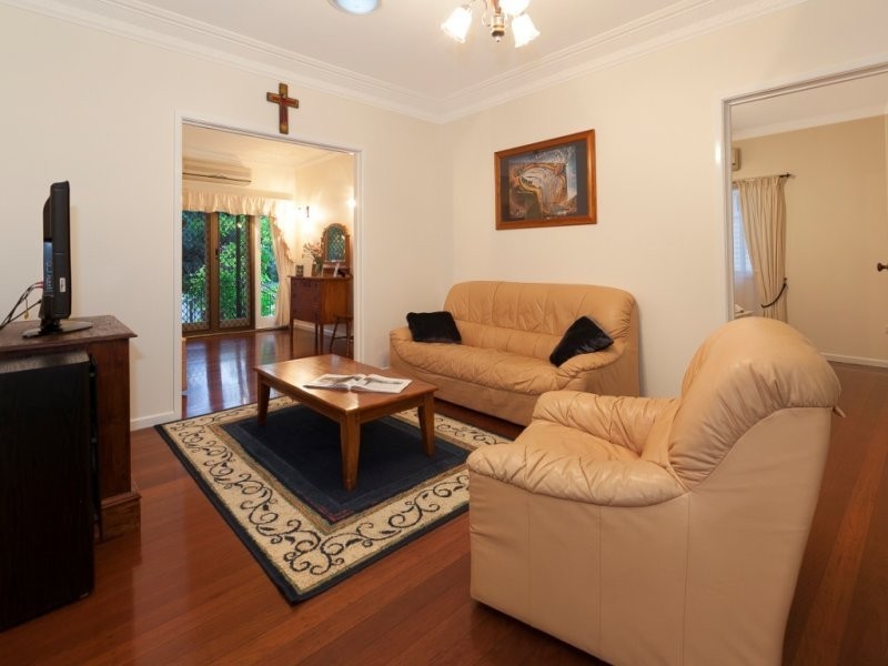 34 Willmington Street, Newmarket QLD 4051