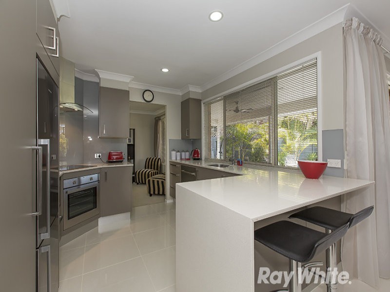 27 Minnelli Place, Mcdowall QLD 4053