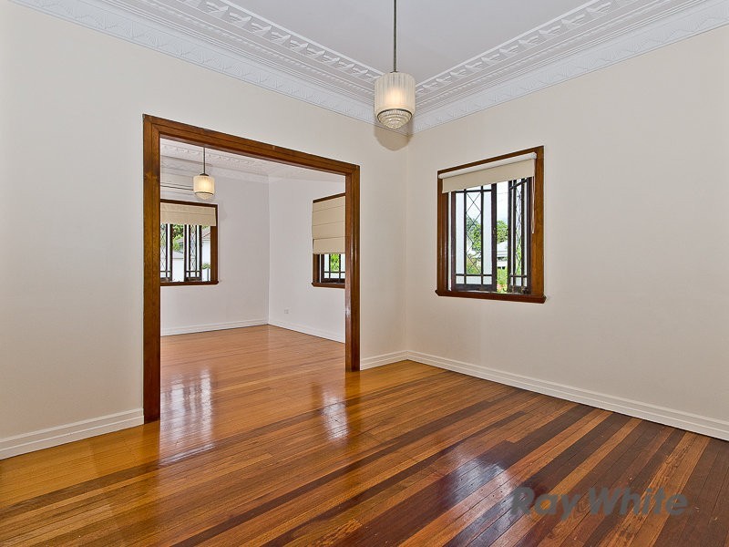 8 Tathra Street, Stafford QLD 4053