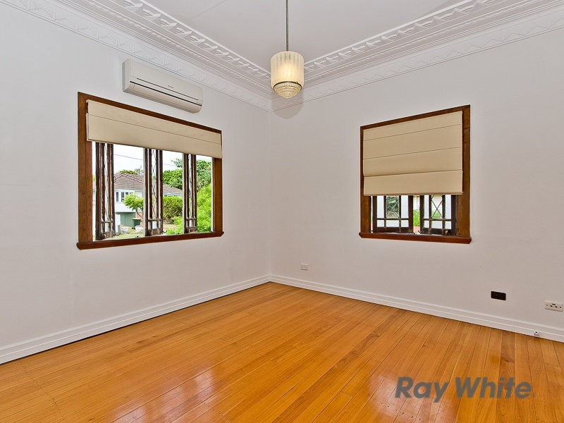 8 Tathra Street, Stafford QLD 4053