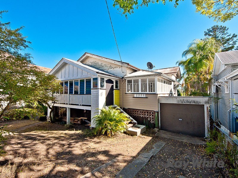 7 The Crescent, Ashgrove QLD 4060