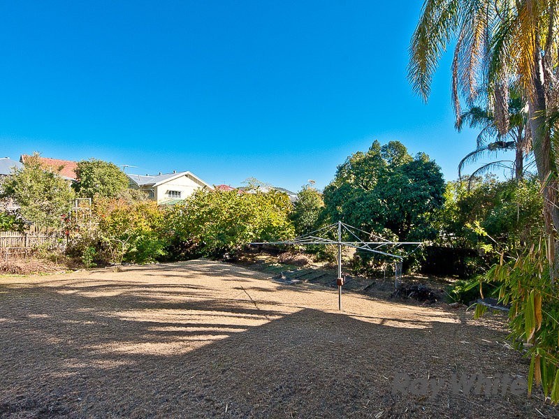 7 The Crescent, Ashgrove QLD 4060