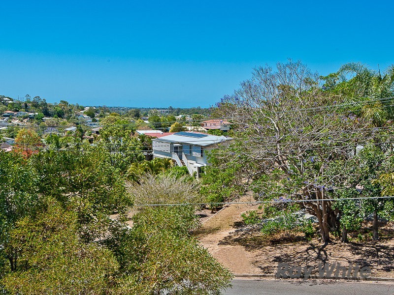 25 Sarina Street, Stafford Heights QLD 4053