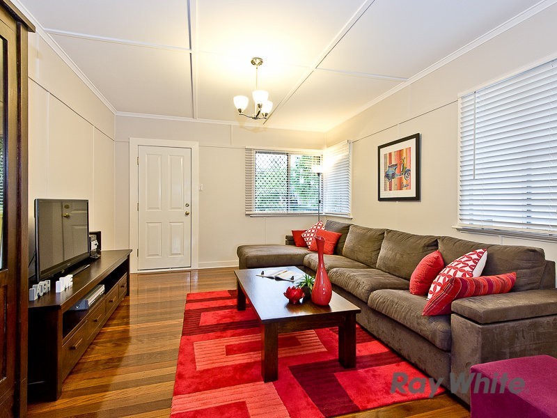 12 Allowrie Street, Stafford QLD 4053