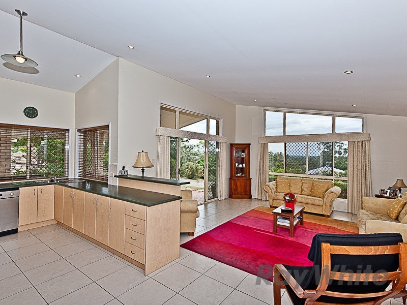 6 Crebra Lane, Cashmere QLD 4500