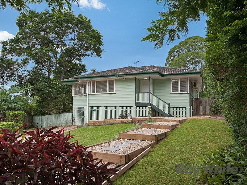 19 Falkirk Street, Stafford Heights QLD 4053