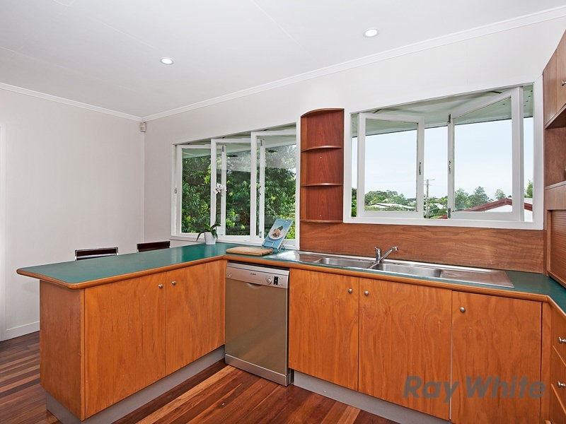 19 Falkirk Street, Stafford Heights QLD 4053