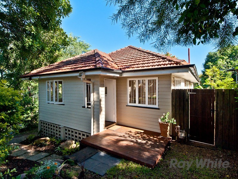 23 Dalston Street, Newmarket QLD 4051