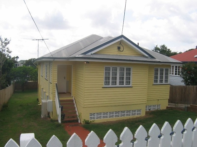 15 Bayview Street, Stafford Heights QLD 4053