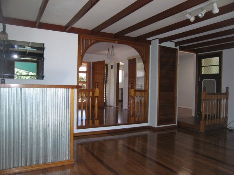 8 Brewster Street, Stafford Heights QLD 4053