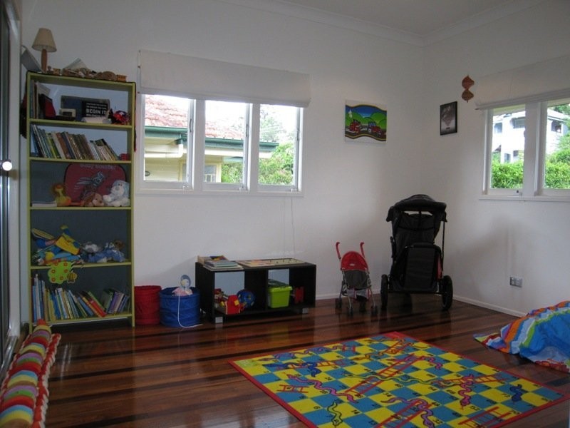 22 Royal Parade, Alderley QLD 4051