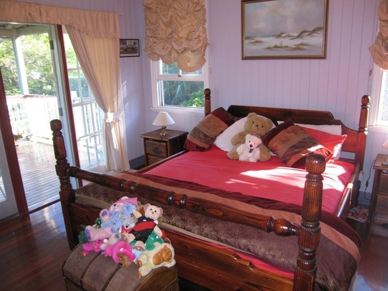 6 Gosman Street, Newmarket QLD 4051