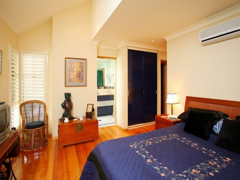 96 Willmington Street, Newmarket QLD 4051