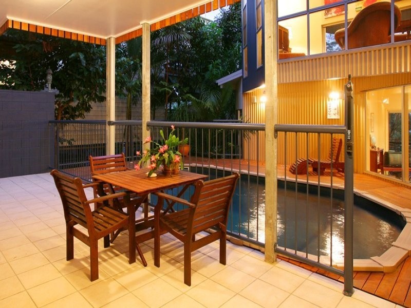 96 Willmington Street, Newmarket QLD 4051