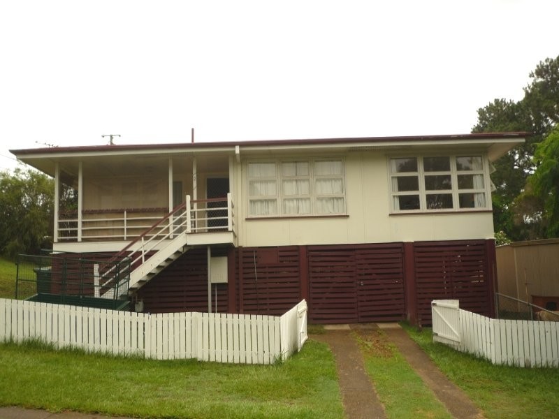 2 Giles Street, Stafford Heights QLD 4053