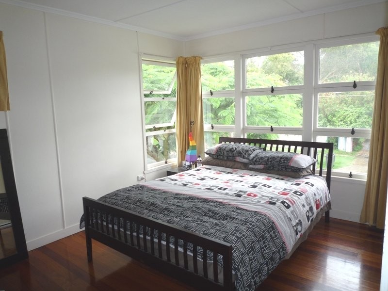 2 Giles Street, Stafford Heights QLD 4053