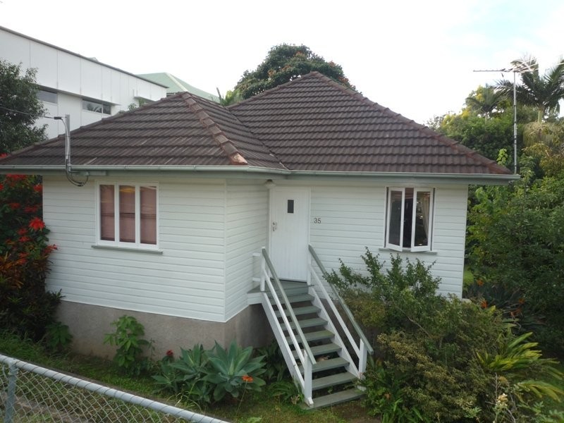 35 Lloyd Street, Alderley QLD 4051